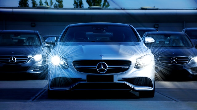 Die niederländische Regierung bietet eine tolle Mercedes-Sprinter-Garage